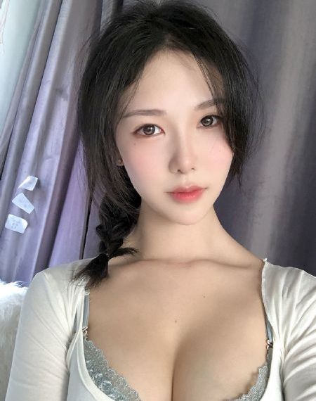 掀起衣服含着奶头揉捏H视频_1080PHD高清在线观看