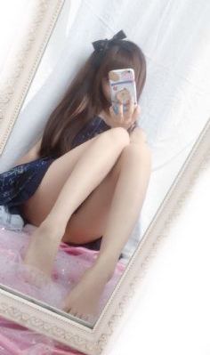一边亲着一摸下的视频30分钟_DVD高清迅雷在线观看